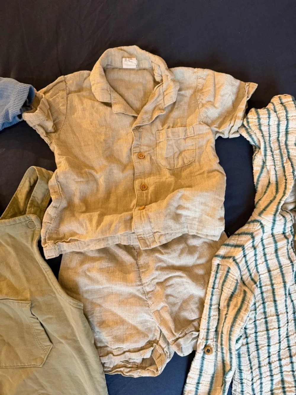 Zara and H&M Baby 12-18 Month Mix-and-Match Neutral & Green Five-Piece Set - Picture 3 of 6